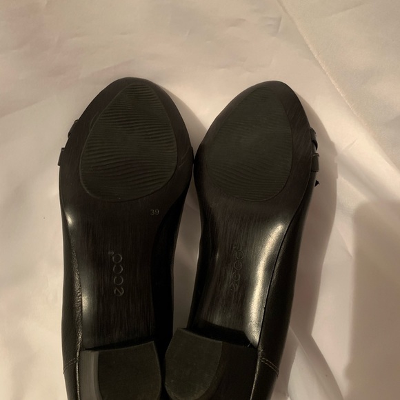 Ecco low heel black sz 39 shoes - Picture 4 of 7